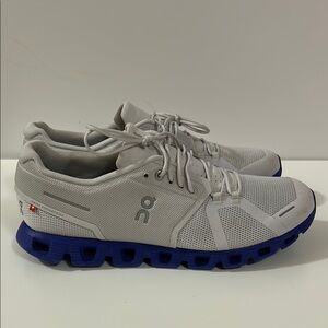 ON RUNNING ON-59.98535 Men's Cloud 5 in Frost/Indigo Sz. 12